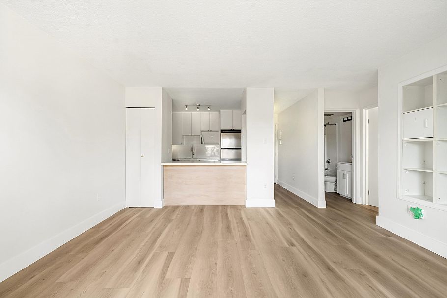 101 1545 E 2nd Avenue Vancouver, BC - 1
