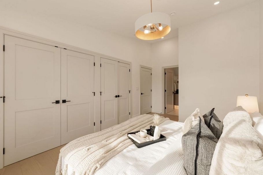 2542 Grant Street Vancouver, BC - 24