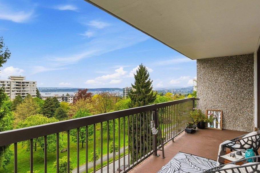 704 114 W Keith Road North Vancouver, BC - 13