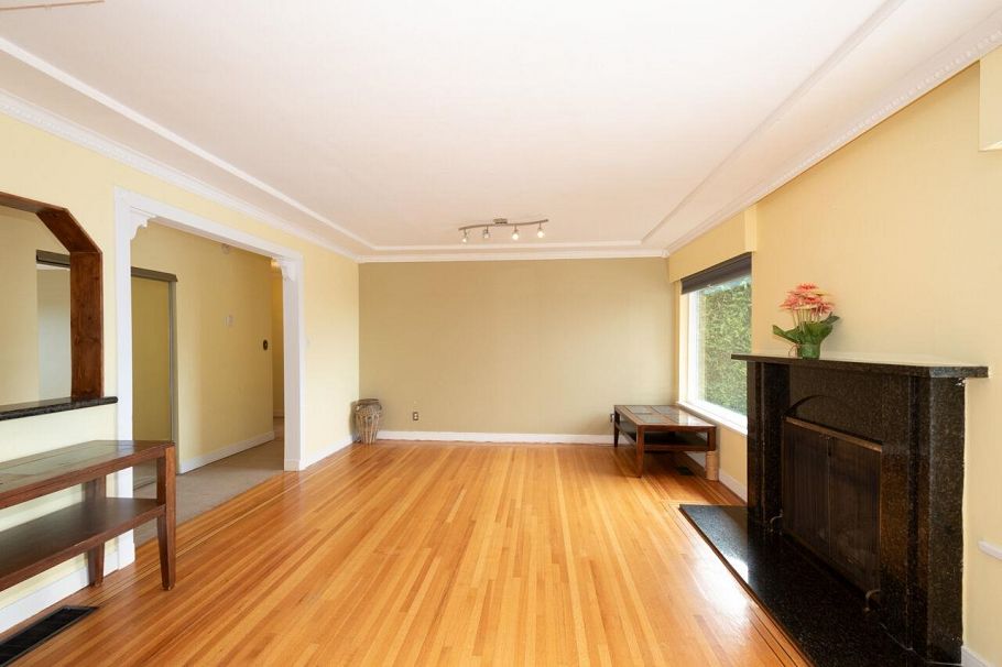 647 Blueridge Avenue North Vancouver, BC - 6