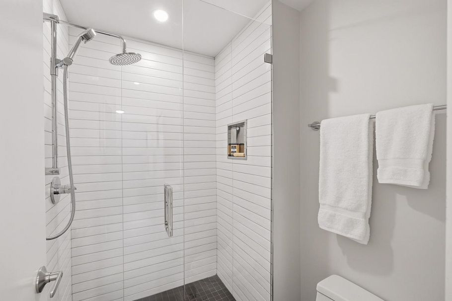 207 1535 Nelson Street Vancouver, BC - 16