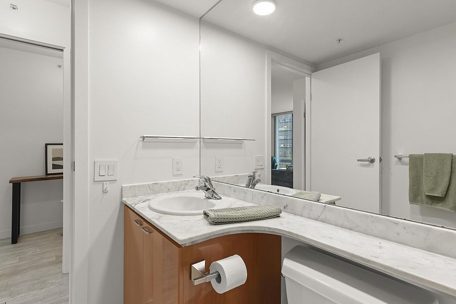 501 1200 W Georgia Street Vancouver, BC - 31