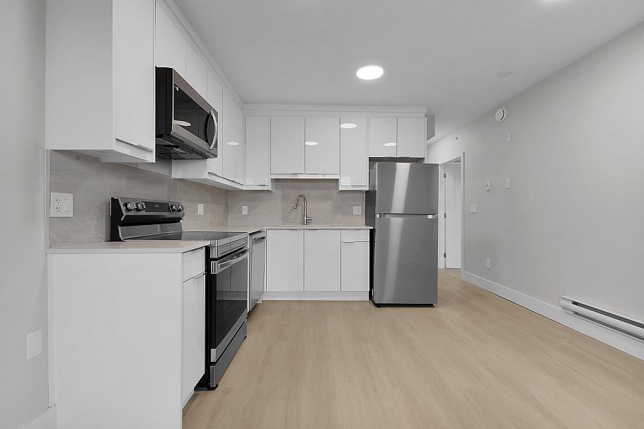 406 3050 KINGSWAY, Vancouver BC V5R 5J7 Vancouver, BC - 2