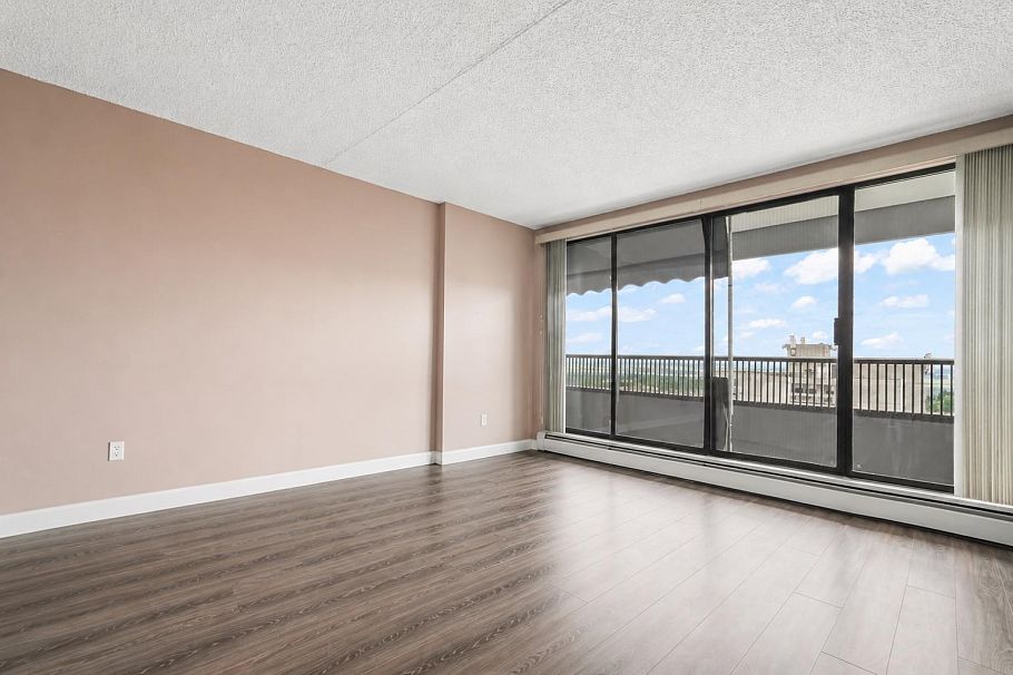 1607 6595 Willingdon Avenue Burnaby, BC - 2