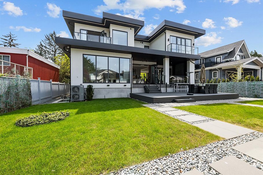 3823 W 51st Avenue Vancouver, BC - 35