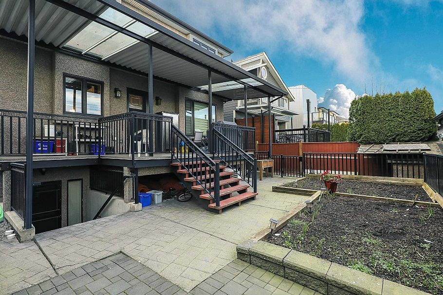 66 W 44th Avenue Vancouver, BC - 6
