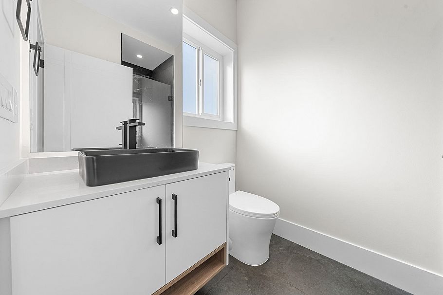 4318 Nanaimo Street Vancouver, BC - 28