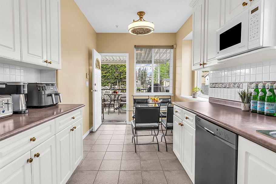5323 Dumfries Street Vancouver, BC - 11