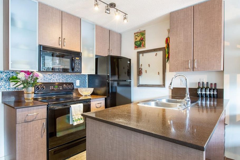 406 909 Mainland Street Vancouver, BC - 3