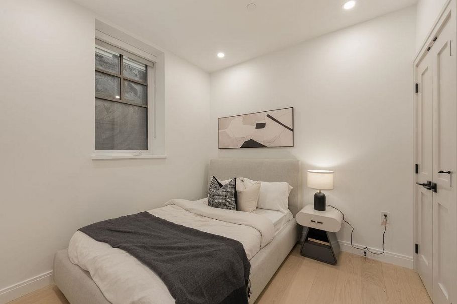 2540 Grant Street Vancouver, BC - 31