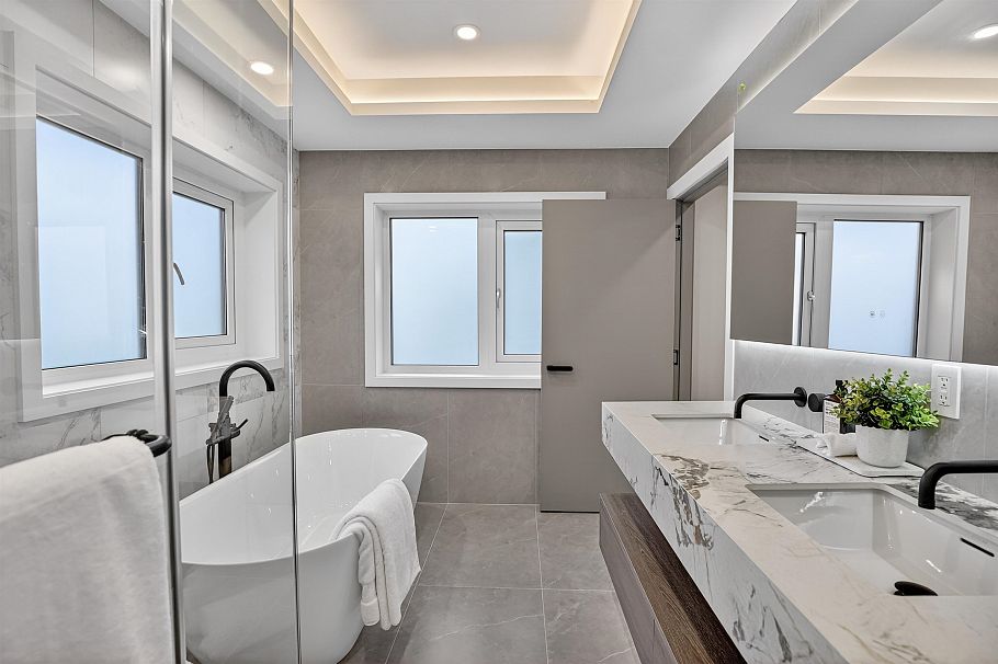 3546 W 35th Avenue Vancouver, BC - 18