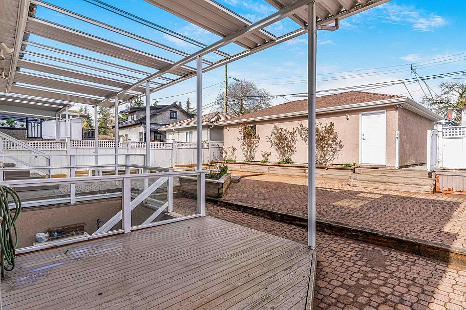 47 E 50th Avenue Vancouver, BC - 32