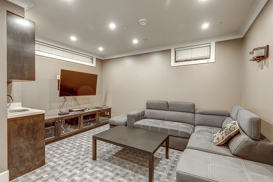66 W 44th Avenue Vancouver, BC - 37