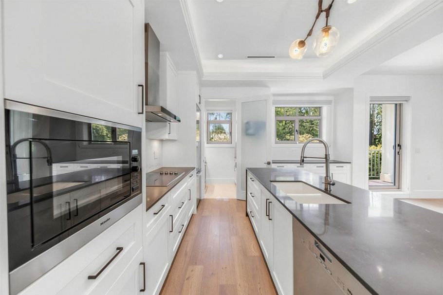 3412 W 43rd Avenue Vancouver, BC - 5