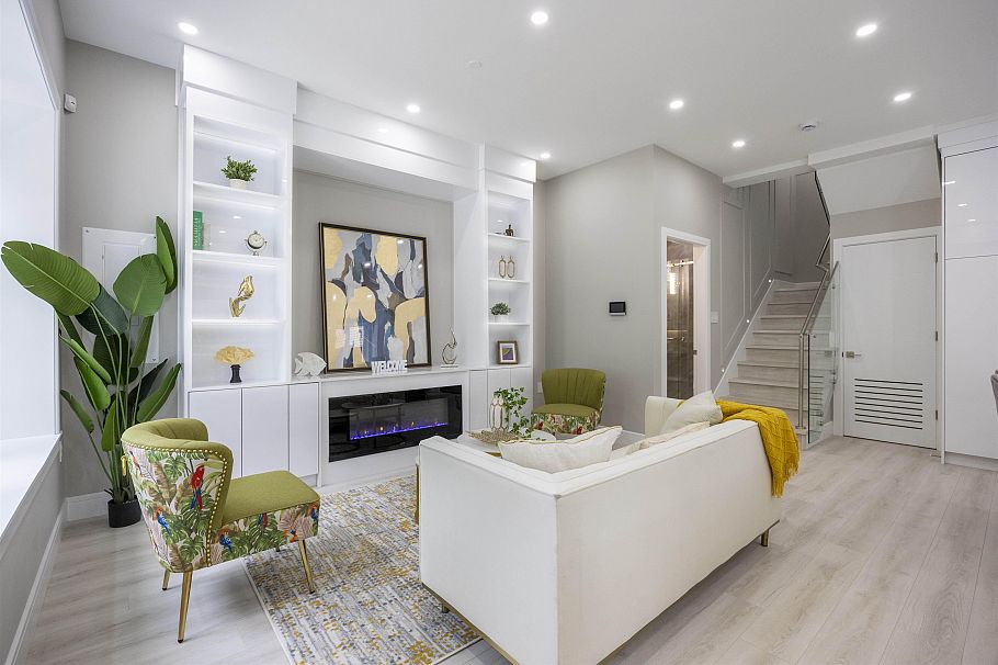 1 5808 Lanark Street Vancouver, BC - 2