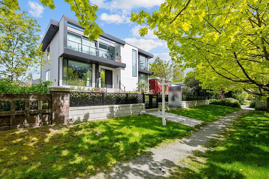 3823 W 51st Avenue Vancouver, BC - 36