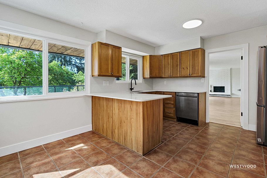 1422 Kilmer Road North Vancouver, BC - 14