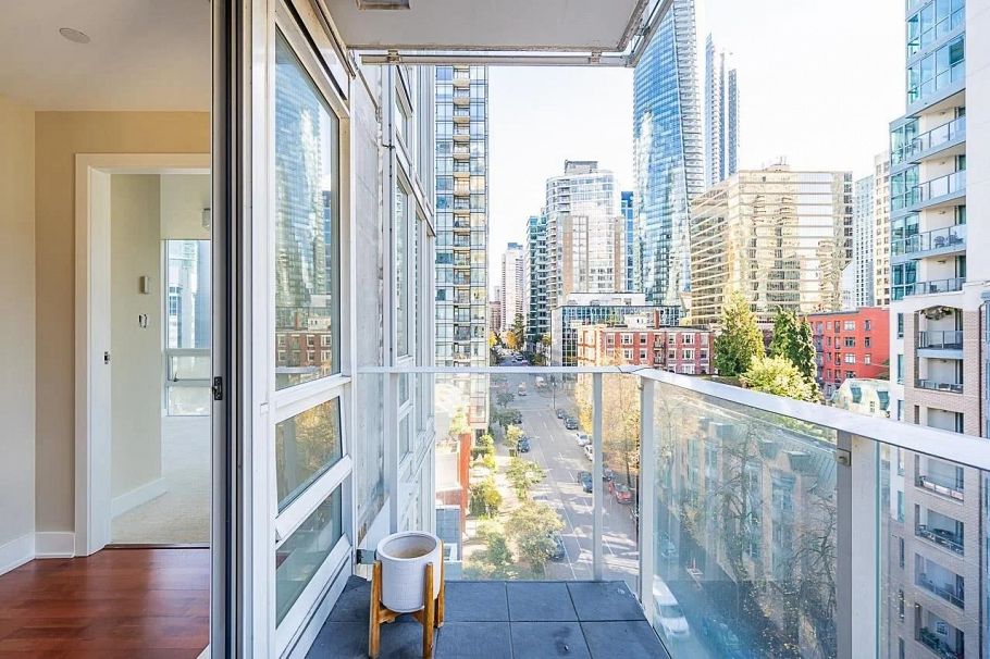 502 1277 Melville Street Vancouver, BC - 14