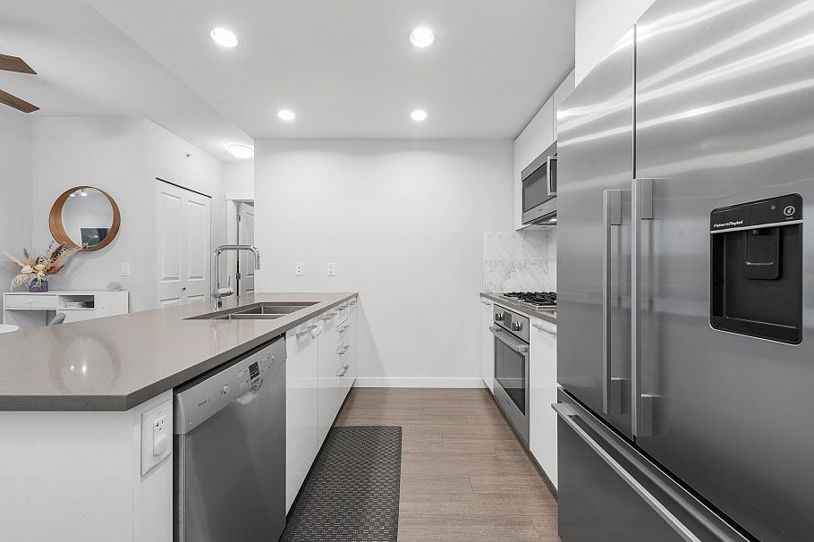 511 3281 E Kent Avenue North Avenue Vancouver, BC - 9