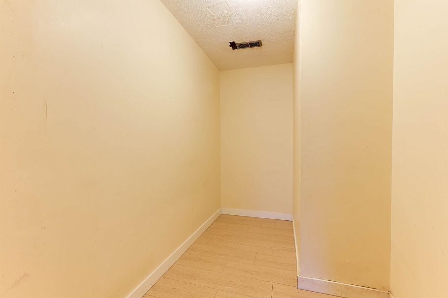 1479 W 57th Avenue Vancouver, BC - 21
