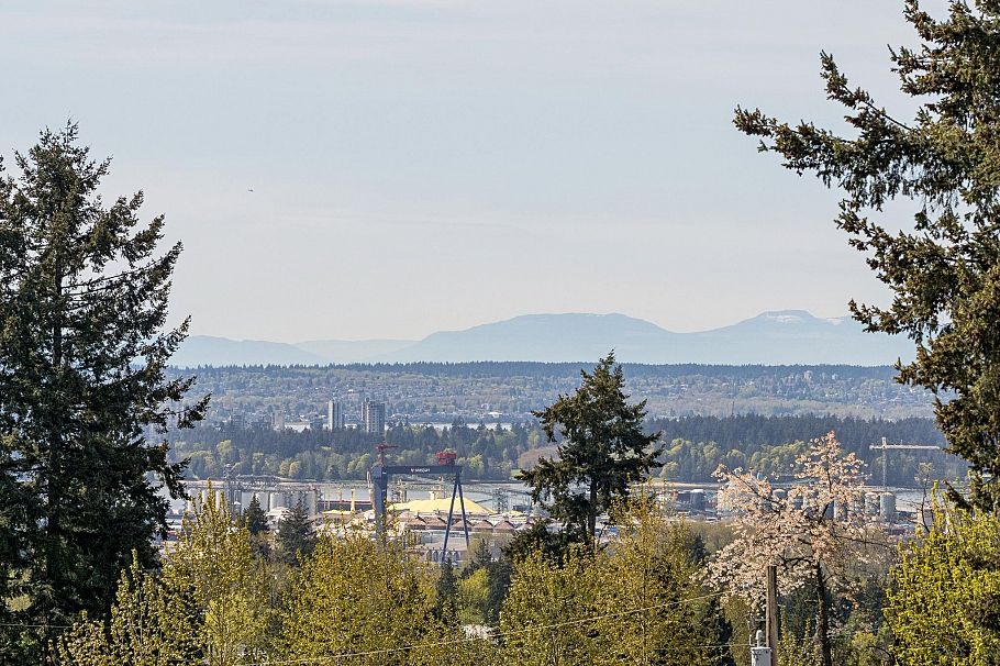 419 121 W 29th Street North Vancouver, BC - 23