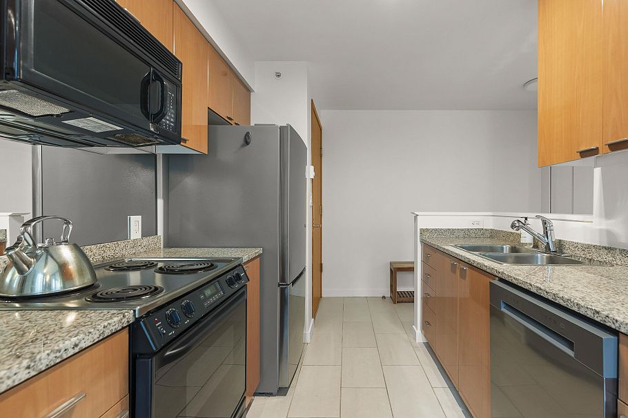 501 1200 W Georgia Street Vancouver, BC - 11