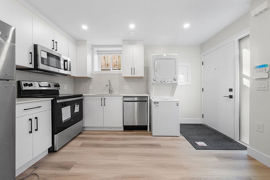4318 Nanaimo Street Vancouver, BC - 37