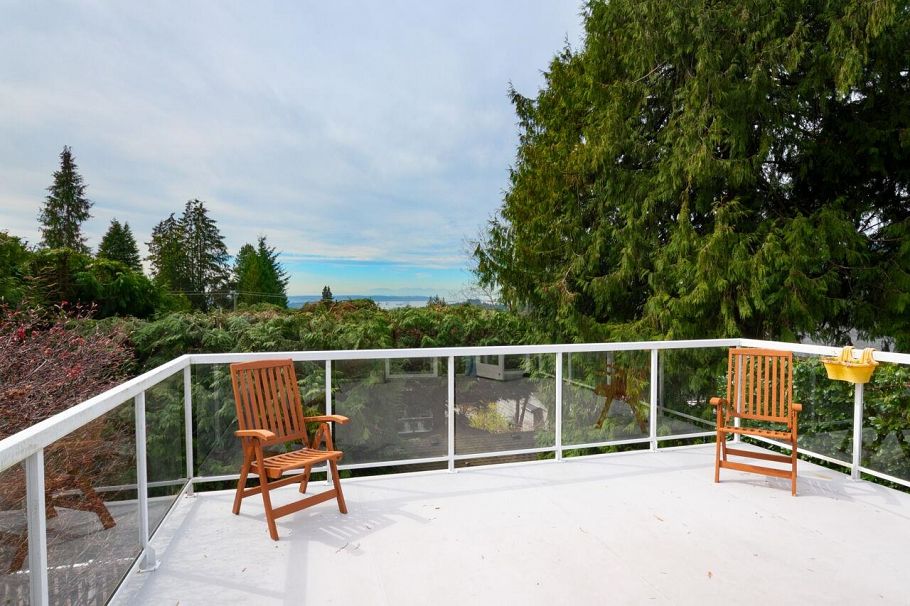 647 Blueridge Avenue North Vancouver, BC - 9