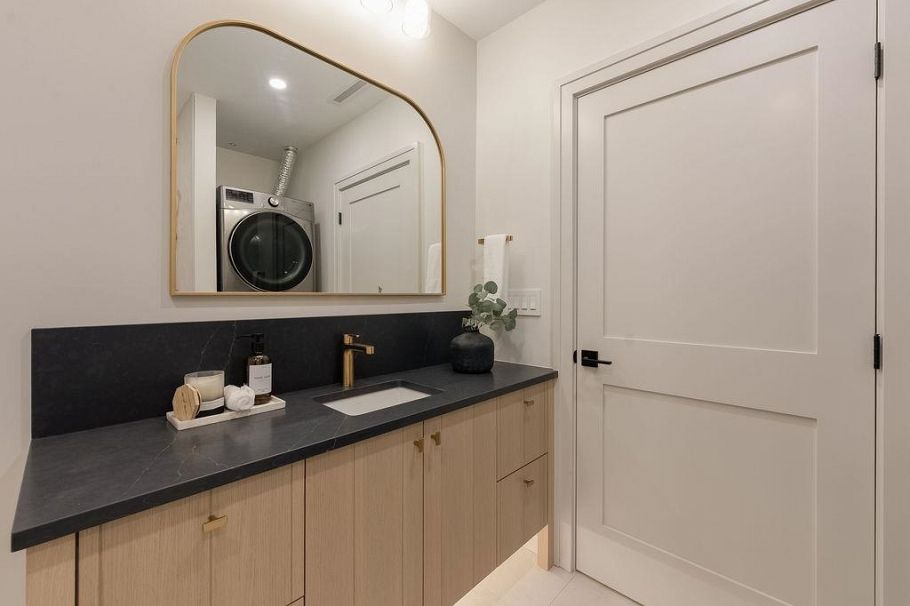 2540 Grant Street Vancouver, BC - 29