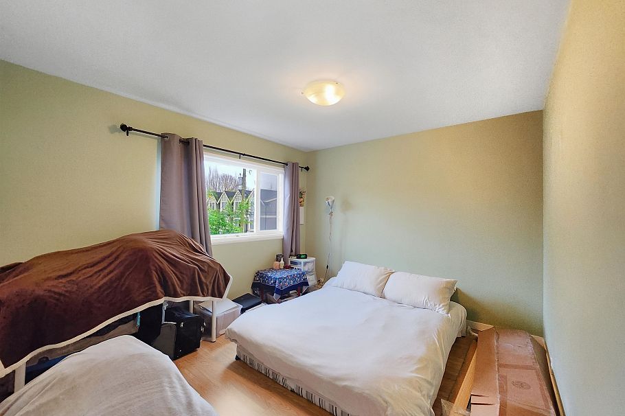 1621 Adanac Street Vancouver, BC - 5