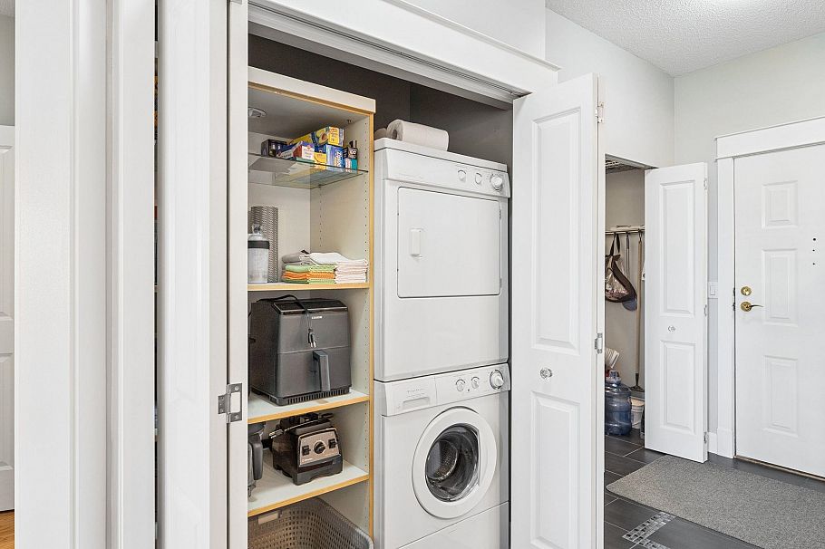 419 121 W 29th Street North Vancouver, BC - 21