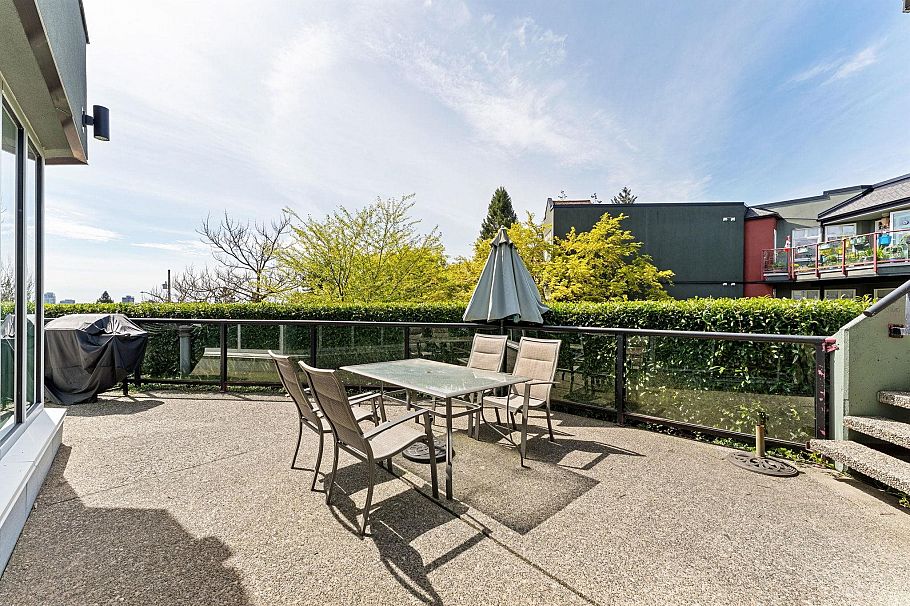 419 121 W 29th Street North Vancouver, BC - 34