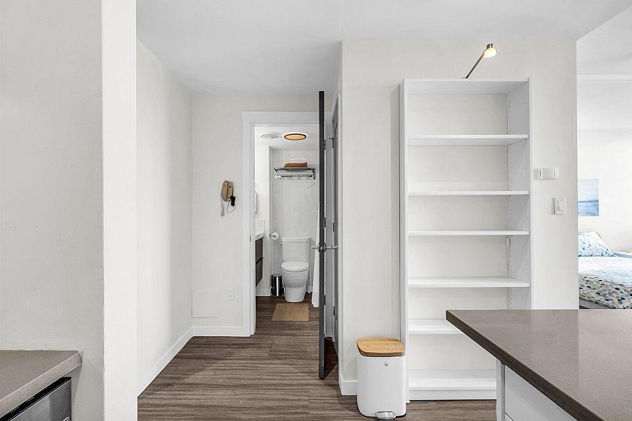 501 1250 Burnaby Street Vancouver, BC - 9