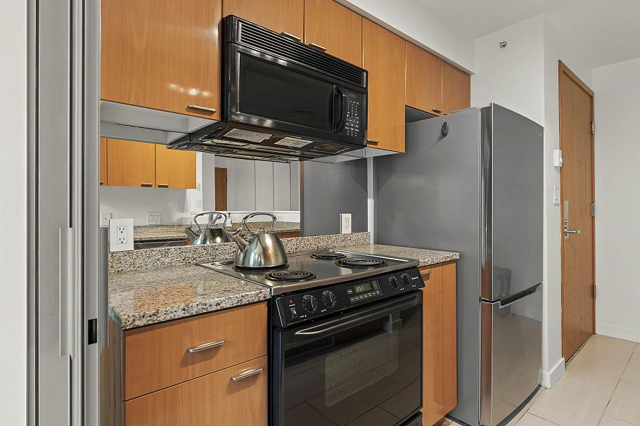 501 1200 W Georgia Street Vancouver, BC - 12