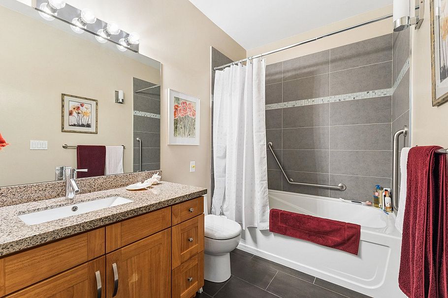 419 121 W 29th Street North Vancouver, BC - 19