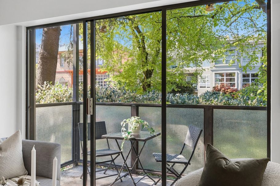 207 1535 Nelson Street Vancouver, BC - 1
