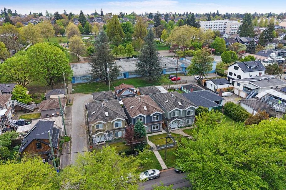 968 E 31st Avenue Vancouver, BC - 40