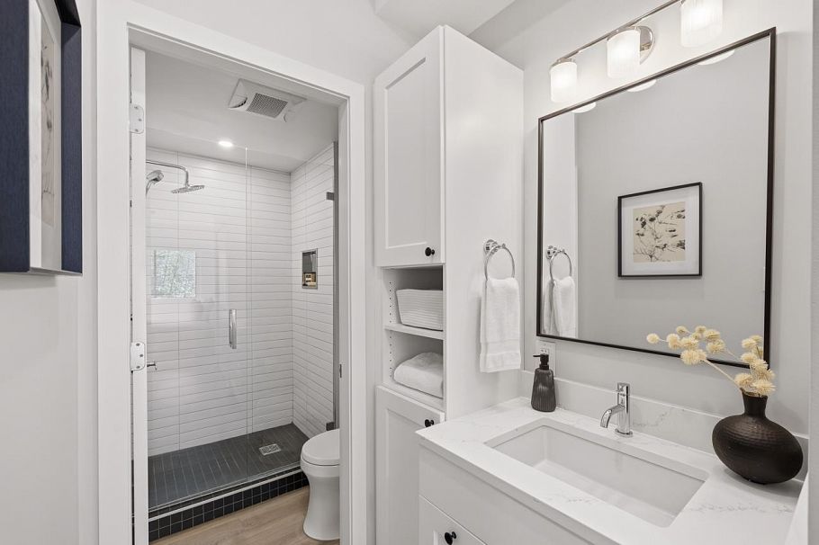 207 1535 Nelson Street Vancouver, BC - 15