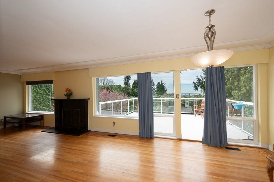647 Blueridge Avenue North Vancouver, BC - 5