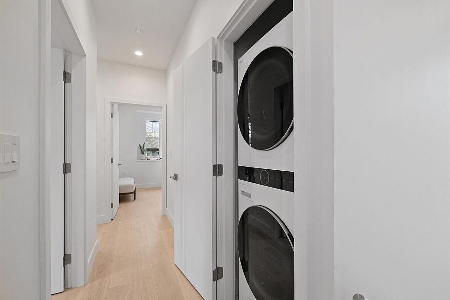 2238 E 5th Avenue Vancouver, BC - 7