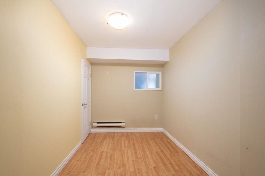 647 Blueridge Avenue North Vancouver, BC - 32