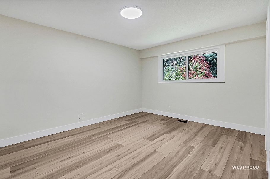 1422 Kilmer Road North Vancouver, BC - 20