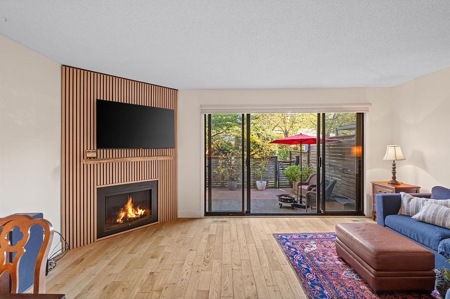 81 1930 Cedar Village Crescent North Vancouver, BC - 1