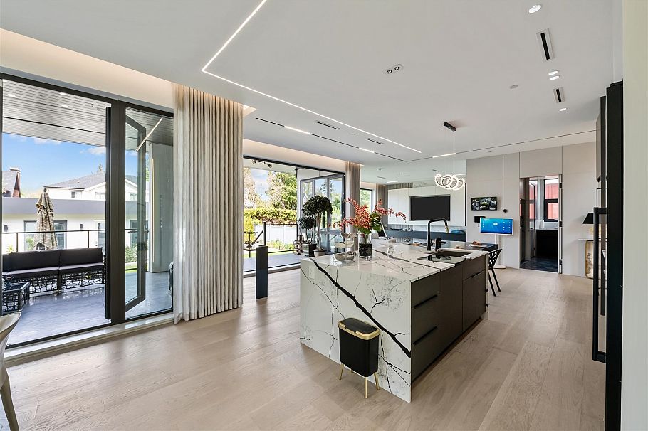 3823 W 51st Avenue Vancouver, BC - 8