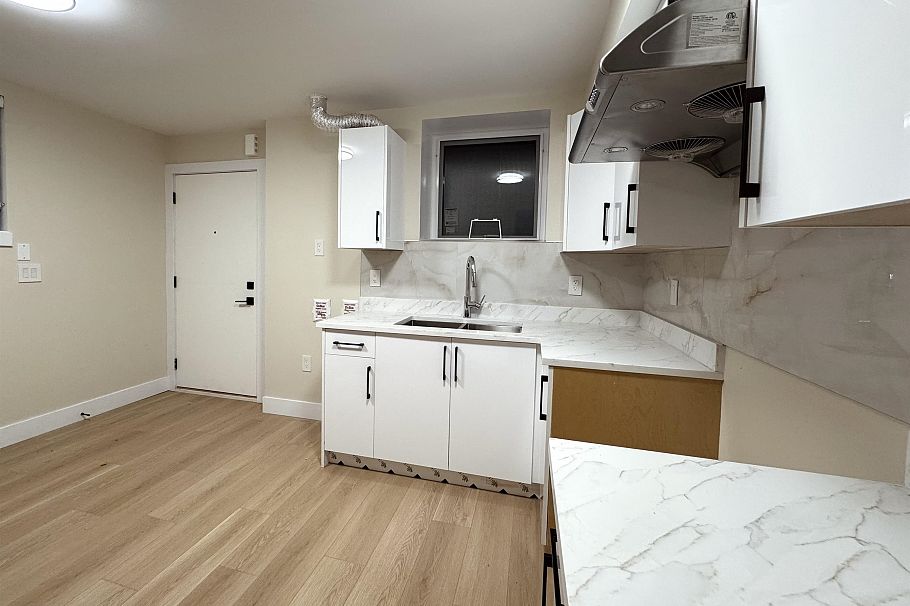 2828 Cheyenne Avenue Vancouver, BC - 29