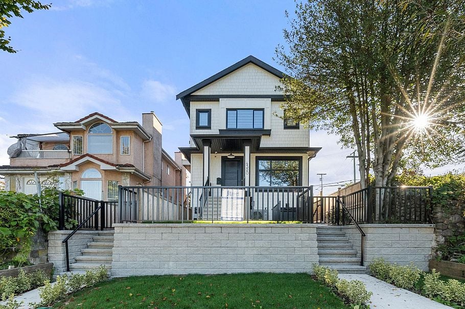 4318 Nanaimo Street Vancouver, BC - 1