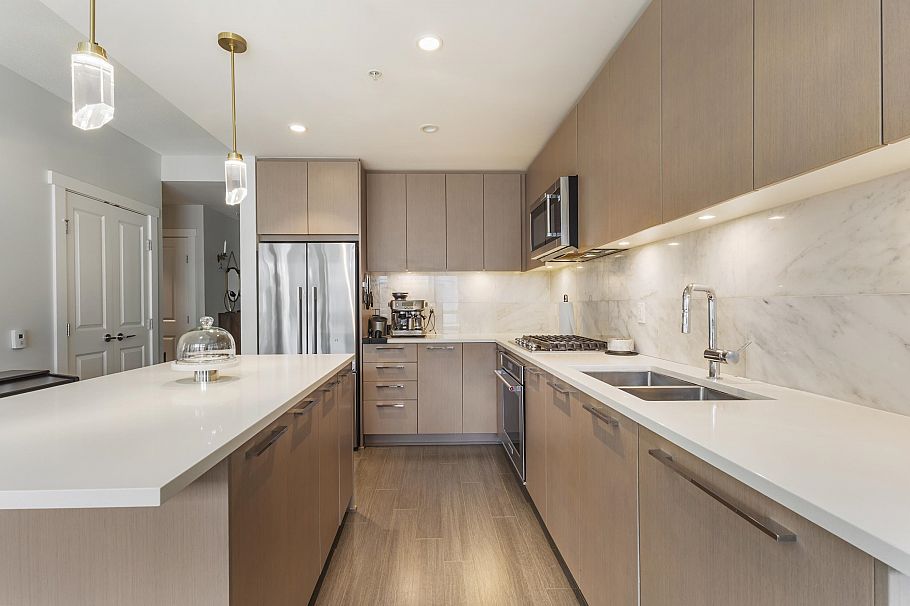 418 2651 Library Lane North Vancouver, BC - 8