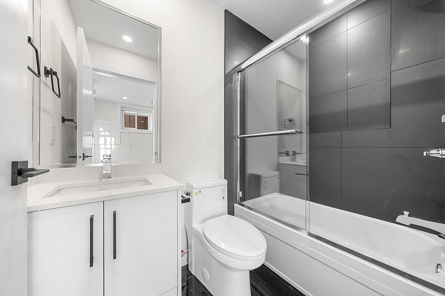 4318 Nanaimo Street Vancouver, BC - 16