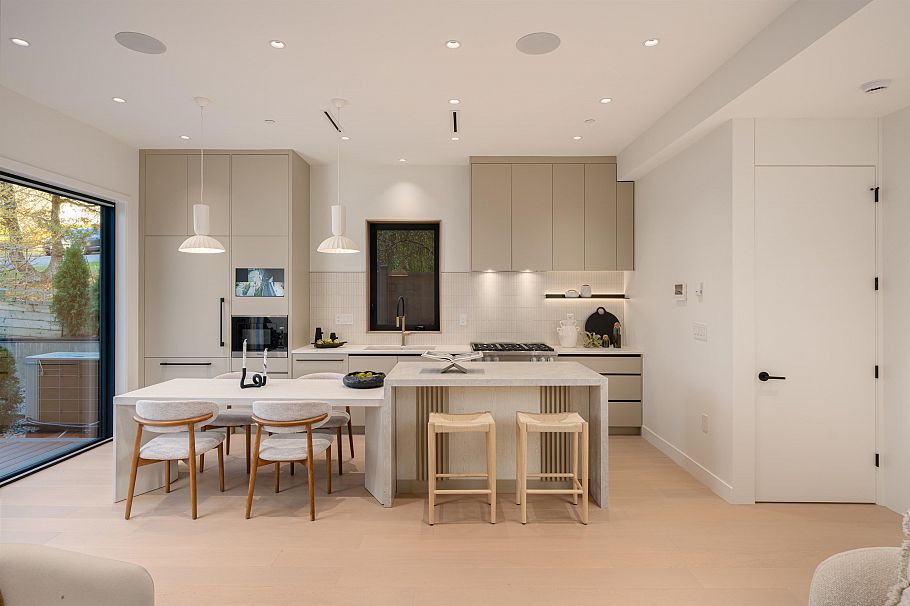 1 4018 W 21st Avenue Vancouver, BC - 5