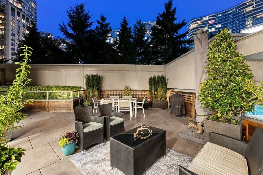 307 1009 Expo Boulevard Vancouver, BC - 1